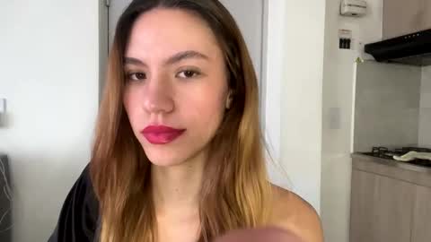 Snapshot of antonellarossii_ chatting on February 12, 2025, 4:22 pm Antonella online show from February 12, 2025, 4:22 pm