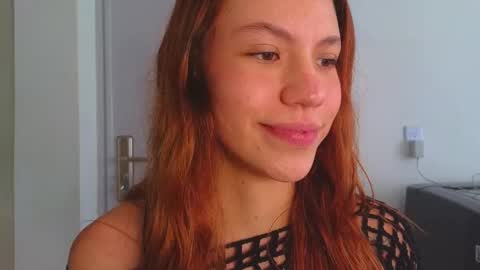 Snapshot of antonellarossii_ chatting on February 21, 2025, 4:37 pm Antonella online show from February 21, 2025, 4:37 pm