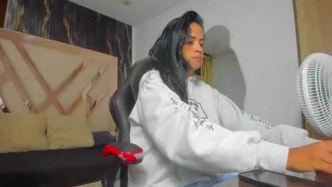 Snapshot of antonellatawer chatting on September 21, 2025, 2:35 am AntonellaTawer online show from September 21, 2025, 2:35 am