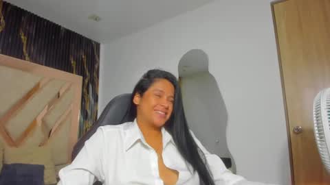 Snapshot of antonellatawer chatting on September 22, 2025, 2:57 am AntonellaTawer online show from September 22, 2025, 2:57 am