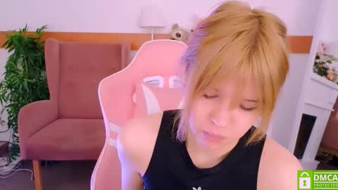 Snapshot of antonia_ferrero chatting on February 3, 2026, 6:51 am antonia_ferrero online show from February 3, 2026, 6:51 am