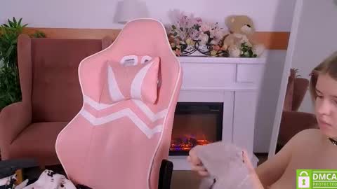 Snapshot of antonia_ferrero chatting on February 24, 2026, 8:01 am antonia_ferrero online show from February 24, 2026, 8:01 am