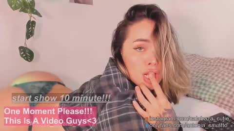 Snapshot of antonia_savatto_ chatting on February 17, 2025, 6:37 pm o ANTO online show from February 17, 2025, 6:37 pm