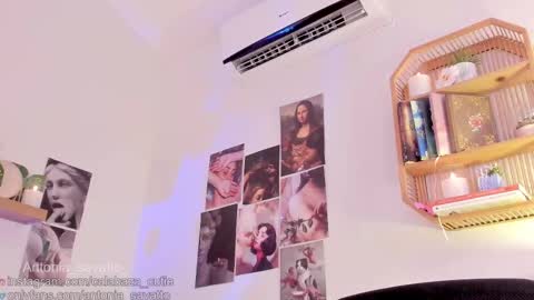 Snapshot of antonia_savatto_ chatting on September 25, 2025, 8:34 pm o ANTO online show from September 25, 2025, 8:34 pm
