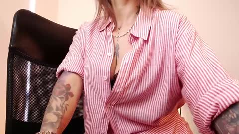 Anto    online show from January 21, 2025, 1:54 pm