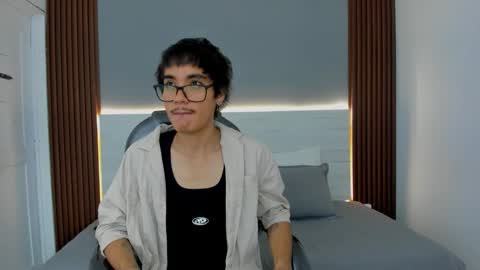 Snapshot of antonio_rowan chatting on December 14, 2025, 1:38 pm Antonio online show from December 14, 2025, 1:38 pm