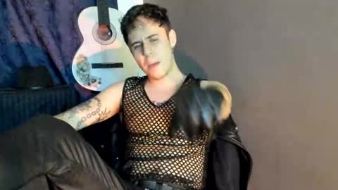 antonnello_ online show from November 19, 2025, 12:43 am