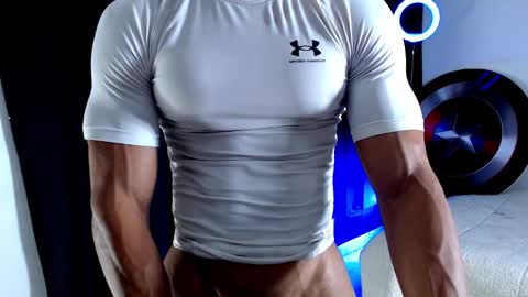 Instagram miguelangel1802  online show from November 3, 2025, 5:47 pm