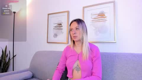 Antonia online show from January 18, 2026, 2:43 pm