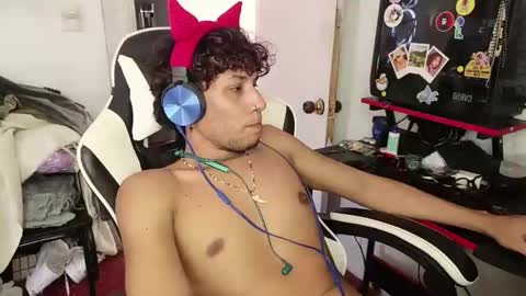 AnuarDHM online show from November 9, 2025, 5:55 pm