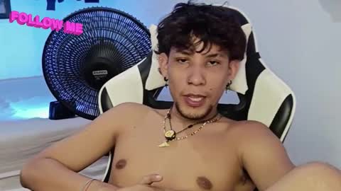 AnuarDHM online show from December 4, 2025, 4:59 pm