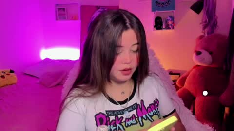   Independent model  online show from February 24, 2025, 1:35 am