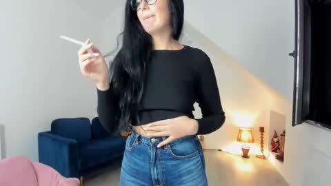 Anya online show from December 4, 2025, 5:06 am