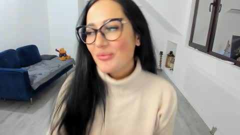 Anya online show from December 20, 2025, 5:36 am