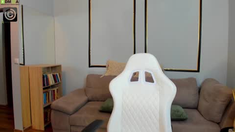 Anya online show from February 13, 2026, 2:13 pm