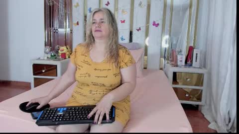 Anyela  online show from January 13, 2026, 2:39 am