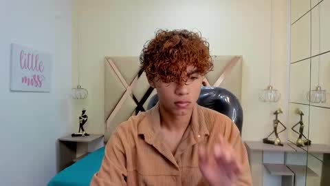 anyelotwink online show from January 11, 2026, 1:27 pm