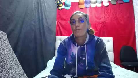 anyu online show from December 16, 2025, 10:59 pm