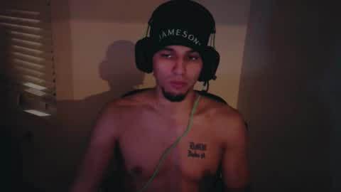 ApacheWithWebcam online show from November 4, 2025, 4:33 am