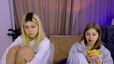 Snapshot of apheliastar chatting on December 17, 2025, 5:30 pm ApheliaStar online show from December 17, 2025, 5:30 pm