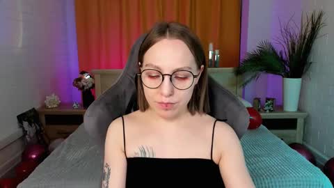 Snapshot of aphexqueen chatting on February 9, 2025, 11:04 pm APHEX QUEEN online show from February 9, 2025, 11:04 pm