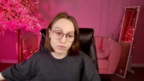 Snapshot of aphexqueen chatting on March 7, 2025, 1:18 pm APHEX QUEEN online show from March 7, 2025, 1:18 pm