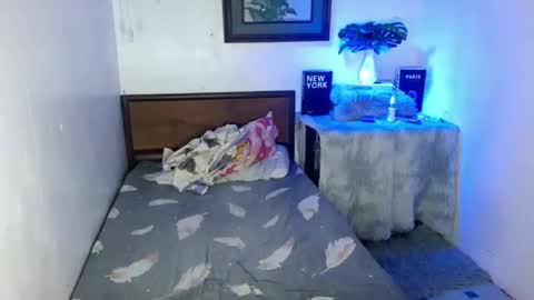 Snapshot of aphr0dite_x chatting on October 29, 2025, 8:49 am Roman Goddess online show from October 29, 2025, 8:49 am