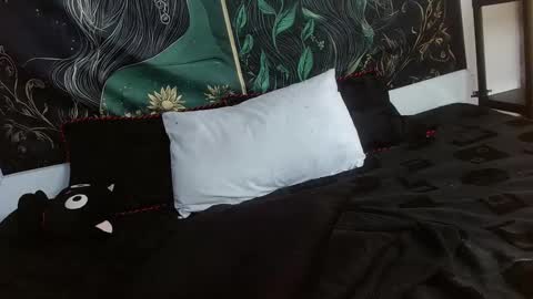 aphrodite__bloom online show from February 7, 2025, 7:27 pm