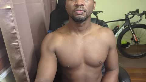 apollodarkmn online show from April 21, 2026, 7:47 am