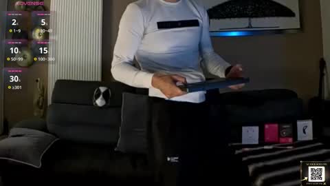 apollonfitx_69 online show from April 3, 2026, 10:41 pm