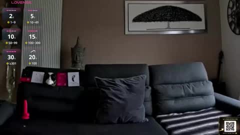 apollonfitx_69 online show from April 12, 2026, 3:06 pm