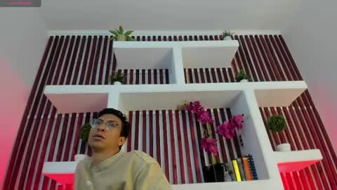 apolo_crus online show from May 17, 2026, 3:59 am