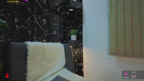 Apolo Lux  online show from January 16, 2026, 2:37 am