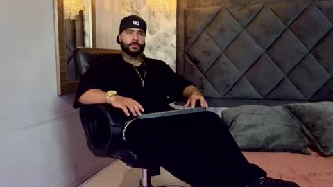 Apolo online show from September 23, 2025, 9:18 pm