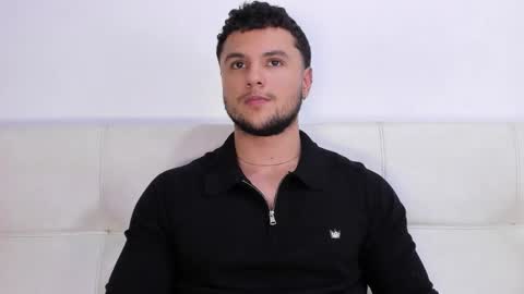 Snapshot of apoloklein_ chatting on December 16, 2025, 3:55 am Apolo Klein online show from December 16, 2025, 3:55 am