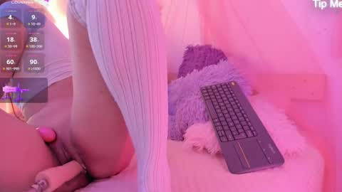 Snapshot of apple_of_pleasure chatting on October 8, 2025, 10:40 pm Lily online show from October 8, 2025, 10:40 pm