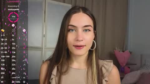 Snapshot of appleeepie chatting on September 9, 2025, 9:09 am Vicki online show from September 9, 2025, 9:09 am