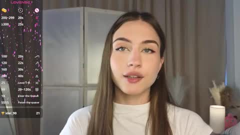 Snapshot of appleeepie chatting on September 15, 2025, 9:09 am Vicki online show from September 15, 2025, 9:09 am