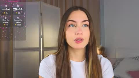 Snapshot of appleeepie chatting on October 12, 2025, 9:08 am Vicki online show from October 12, 2025, 9:08 am