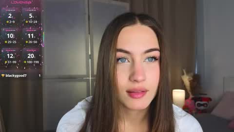 Snapshot of appleeepie chatting on October 19, 2025, 9:10 am Vicki online show from October 19, 2025, 9:10 am