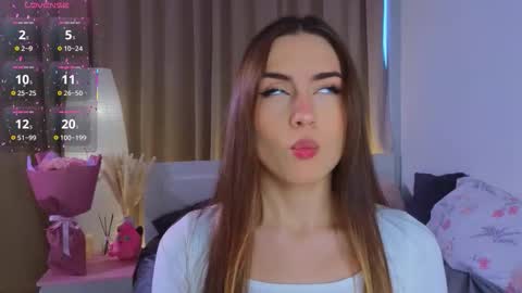 Snapshot of appleeepie chatting on December 18, 2025, 9:04 am Vicki online show from December 18, 2025, 9:04 am