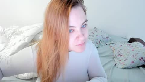 appleyummybuns online show from May 4, 2026, 12:01 pm