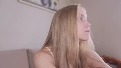 Snapshot of appr0ved chatting on June 6, 2026, 3:28 pm REYNA my friend online show from June 6, 2026, 3:28 pm
