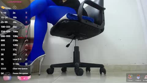 Aprhillove online show from January 28, 2025, 6:05 am