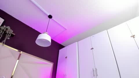 April online show from November 10, 2025, 11:09 am