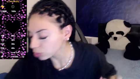 Snapshot of april_dumont chatting on January 29, 2025, 12:35 pm April online show from January 29, 2025, 12:35 pm