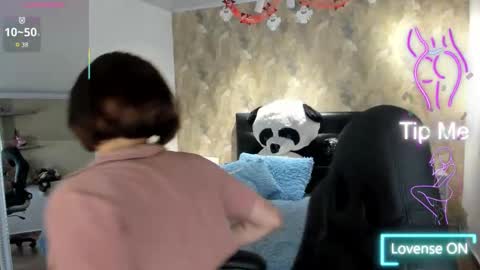 Snapshot of april_dumont chatting on October 21, 2025, 3:02 pm April online show from October 21, 2025, 3:02 pm