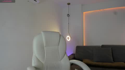 April online show from March 12, 2025, 10:26 am