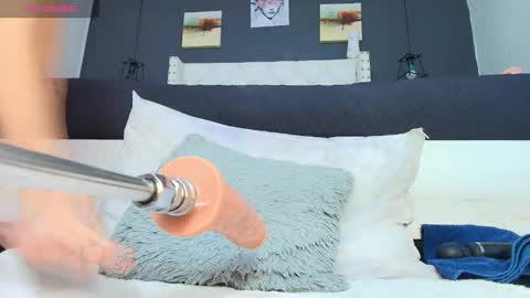 April Jhonsson online show from December 20, 2025, 5:58 am