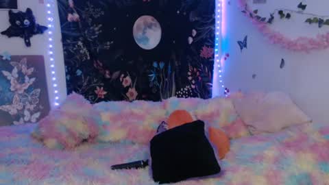 april_l6 online show from June 14, 2026, 2:24 am